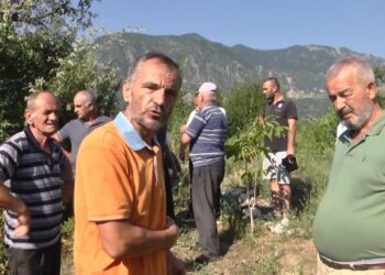 Klos, banorët e fshatit Fullqet në protestë për ujin vaditës
