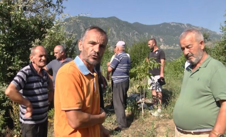 Klos, banorët e fshatit Fullqet në protestë për ujin vaditës