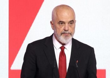 Rama nuk harron të thumbojë  Berishën: PD është kthyer në një çisternë të ndryshkur helmi