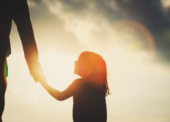 Si të kuptoni nëse prindërit tuaj ishin shumë kritikë ndaj jush?