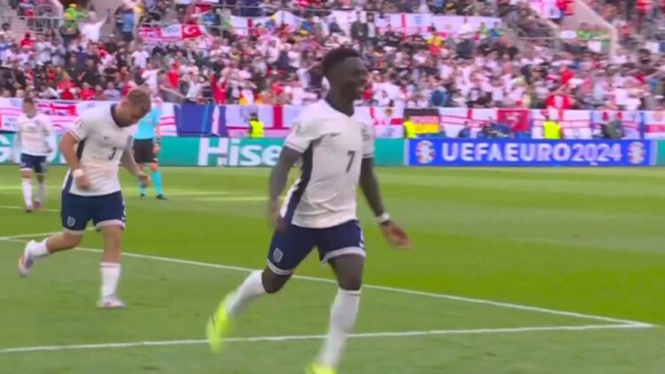 Anglia ua ngrin gëzimin zviceranëve, supergol nga Saka dhe barazim (VIDEO)