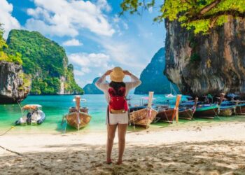 Tajlanda zgjat heqjen e vizave për 93 vende, Shqipëria dhe Kosova në listë