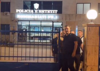 Mbi 5 orë në polici, Blushi tregon ç’ndodhi në këshillin bashkiak: U provokova…