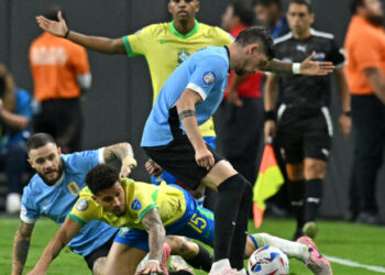 Uruguai eliminon Brazilin pas penalltive dhe shkon në gjysmëfinale