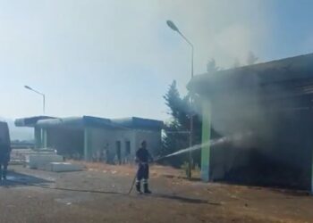 Zjarri shkrumbon magazinën ushqimore në afërsi të fshatit Fushë Gjorm