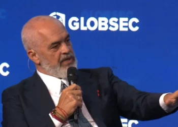 “Dhendri po investon në Sazan”, Rama rrëfehet në Pragë, si i ruan raportet, edhe me Trump dhe me Biden