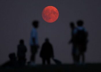 Sonte shfaqet super Hëna