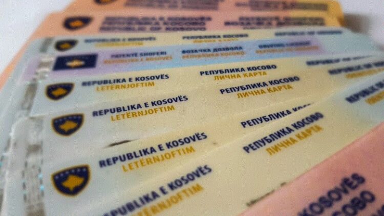 Qeveria e Kosovës shtyn 2 javë afatin për patentat serbe