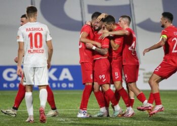 Partizani ‘thyen’ Skënderbeun me 10 lojtarë