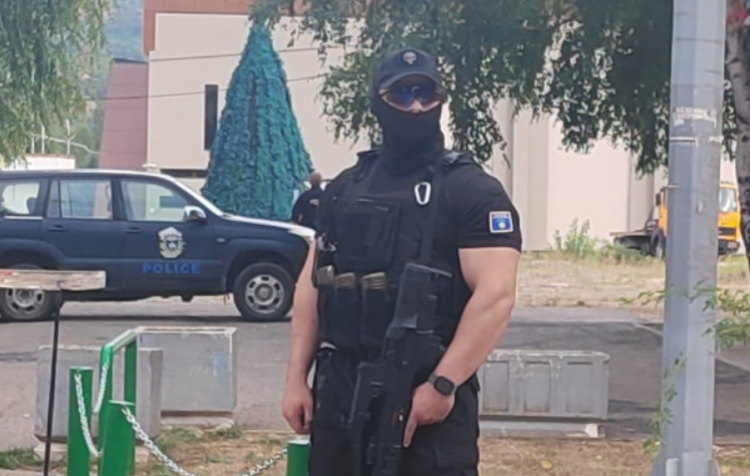 Hidhet bombë afër zyrës së ish-komunës ilegale në Leposaviq, reagon Policia e Kosovës