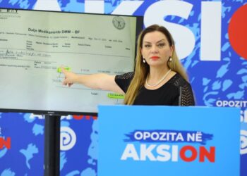 PD denoncon aferën me ilaçet e skaduara: Ndërhyri Albana Fico, ministrja Koçiu dhe Drejtoresha e QSUT të dorëhiqen