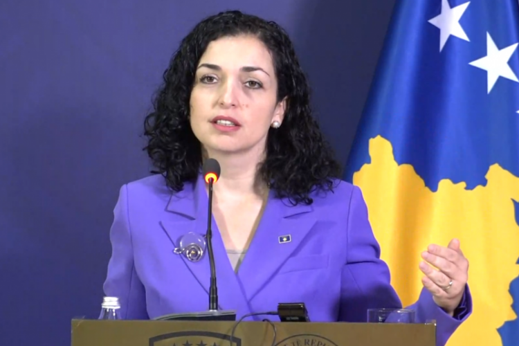 Ekzekutimi e xhaxhait të bashkëshortit në Ferizaj, reagon Vjosa Osmani: Po na rrezikohet jeta nga…