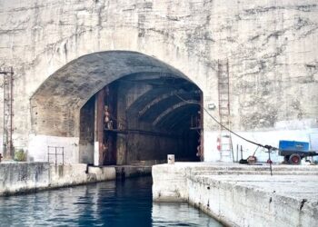 “Hapja e tunelit të Porto Palermos e paligjshme”/ Reagon ish-komandanti i Forcave Detare