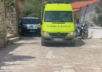 Shkoi për të votuar, 50-vjeçarja humb ndjenjat në Himarë