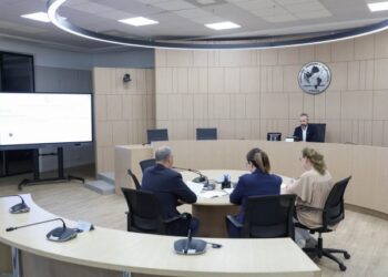 Zgjedhjet në Himarë/ E habitshme, qendra e votimit hiqet nga shkolla, çohet në një ambient privat