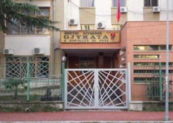 “Lejoi ndërtimet e paligjshme”, dënohet me 1 vit burg Kryeinspektori i Bashkisë Divjakë