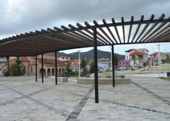 Ish-polici i burgjeve gjendet i vetëv*rur në portën e manastirit në Finiq