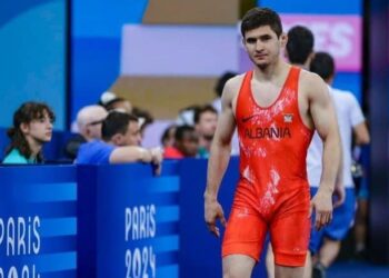 Shkroi historinë për Shqipërinë në Olimpiadë, titulli ‘Kolonel’ dhe mijëra euro në llogarinë e Chermen Valiev