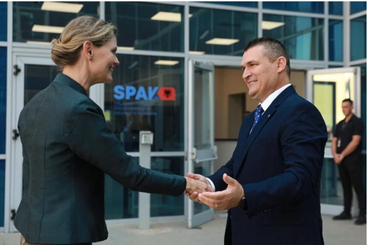 “Ne admirojmë përpjekjet e SPAK”, e dërguara e SHBA takon Dumanin