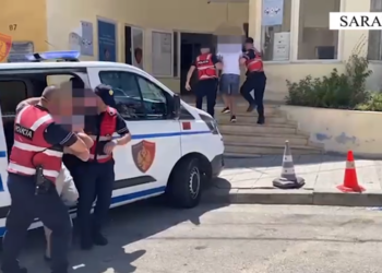 Dhunë, sherre dhe ‘tapë’ në timon, turistët sjellin probleme! Arrestohen tre shtetas të huaj