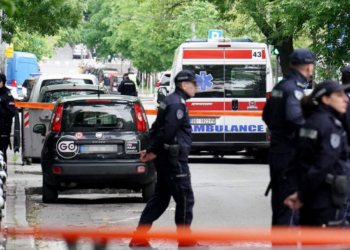 Bosnje/ Mirëmbajtësi i shkollës vret drejtorin, sekretaren dhe mësueses e anglishtes