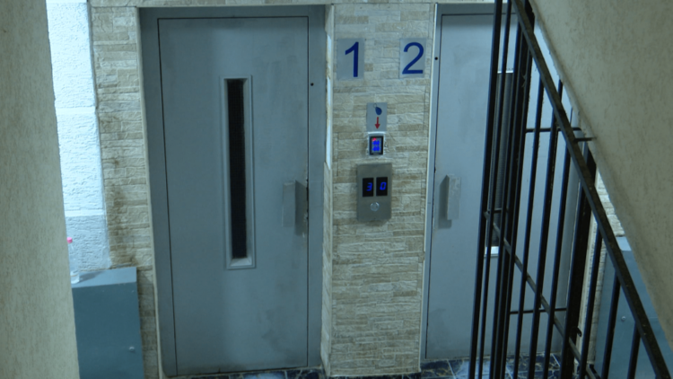 Ashensorët pa çertifikata sigurie, qytetarët në mëshirë të fatit