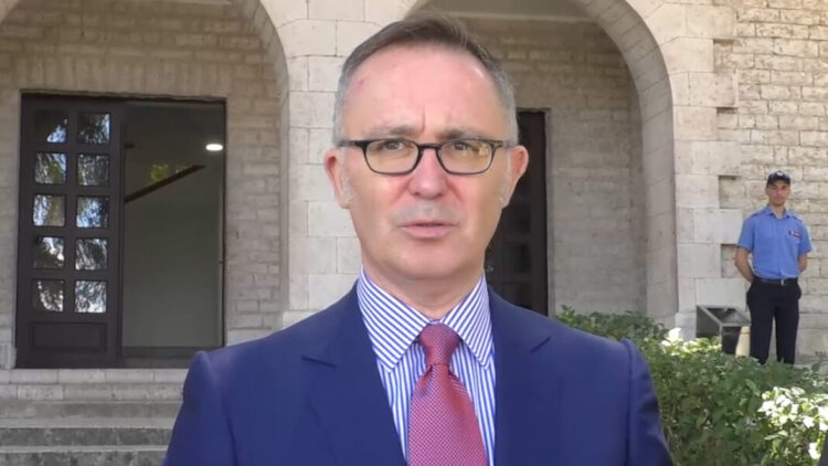 Shtyhet mbërritja e refugjatëve në Lezhë, ambasadori italian: Ende pa datë