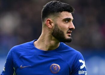 Sulmuesi i Kombëtares i bashkohet Evertonit në fund të afatit të transferimeve