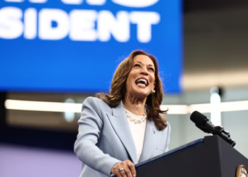 Harris me dy emra për nënpresident, cilët janë dy figurat mes të cilëve do zgjedhë kandidatja demokrate