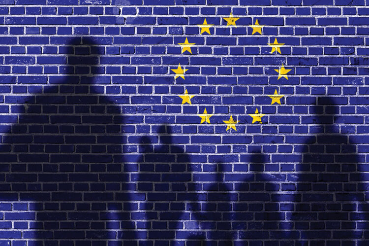 Nga largimi i të rinjve, rrezikojmë të mbetemi edhe pa fuqi punëtore. Për bizneset, zgjidhje mbetet rritja e pagës mesatare në 1 mijë euro