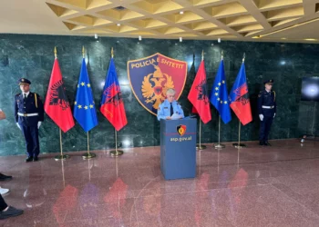 4 “cepat” e zotit Rrumbullaku