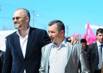 Berisha publikon foton e Ramës me dajën e autorit të vrasjes në Pogradec: Ja pse nuk e dënoi krimin