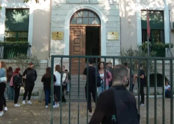 Shpallen fituesit, 1624 maturantë fituan të drejtën për të studiuar në Universitetin e Mjekësisë