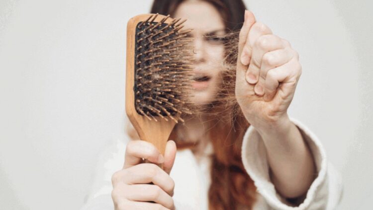 Hekur dhe vitaminë C, kombinimi ideal kundër rënies së flokut