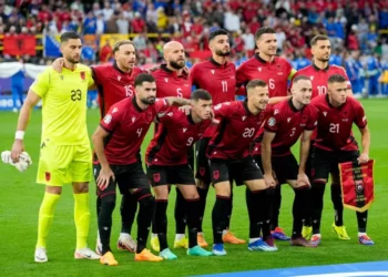 Liverpool në kërkim për mesfushor, ylli i Shqipërisë në radarin e “The Reds”