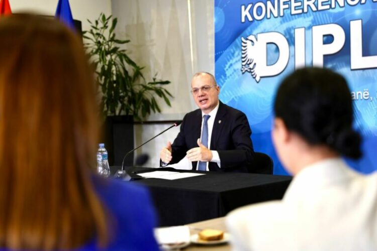 Pensionet me Greqinë, ministri: Problem shqiptarët që kanë ndryshuar emrat