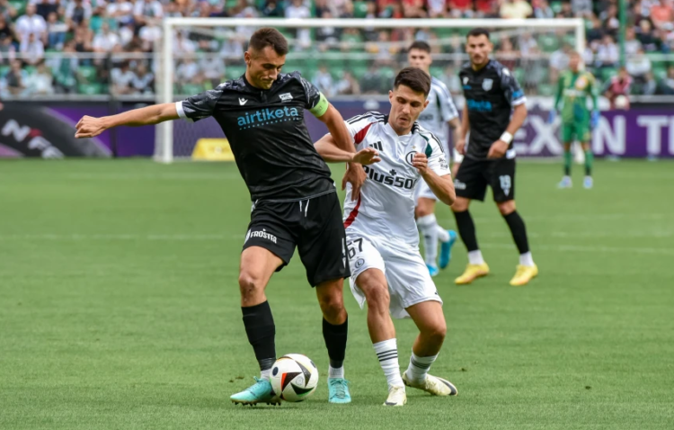 Drita mundet nga Legia, luajti me dhjetë veta nga minuta e 30-të