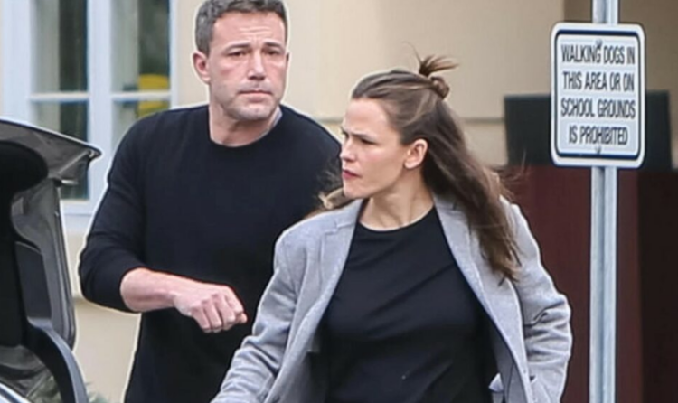 Ben Affleck kalon ditëlindjen me ish-bashkëshorten