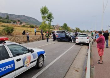 Aksident në aksin Pogradec – Lin, plagosen rëndë tre persona