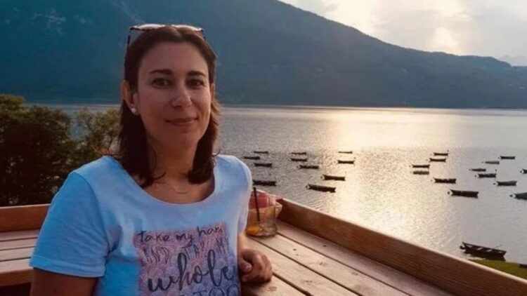 COVID 19 i mori jetën në Shqipëri, flet nëna e 38-vjeçares italiane: Mjekët në Tiranë bënë…