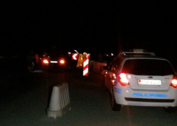 Humb jetën shoferi në aksin rrugor Levan – Tepelenë, makina doli nga rruga