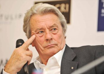 Ndahet nga jeta aktori francez me famë botërore, Alain Delon