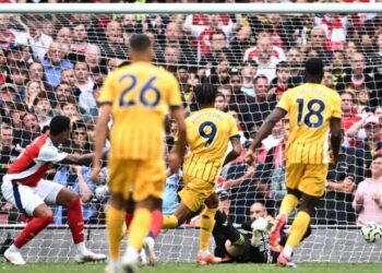 Arsenali ndalet në shtëpi nga Brighton, nuk shkon më shumë se barazimi