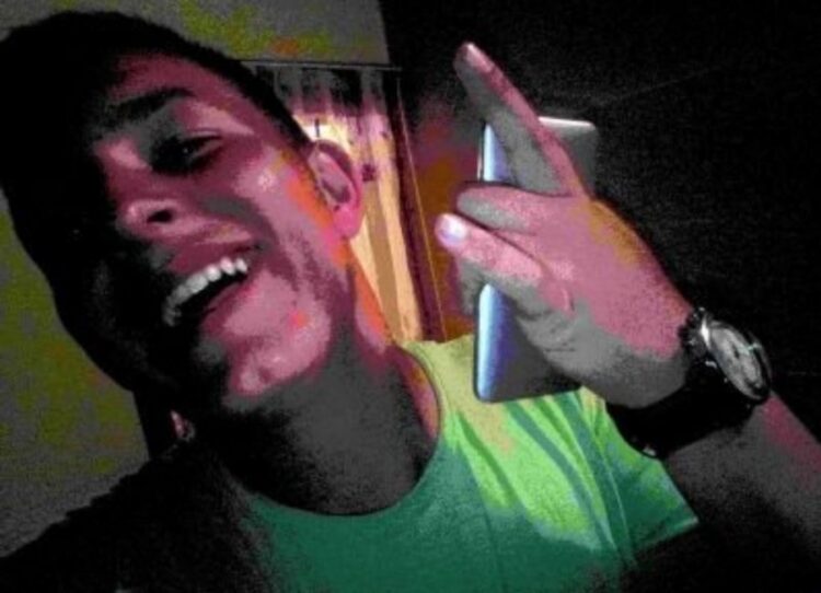 Rasti ‘Klea Rama’/ Hoxhalli mbetet në burg, ambasada ndjek seancën