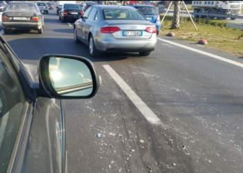 Aksident i rëndë në autostradën Tiranë-Durrës, ndërron jetë 18-vjeçari