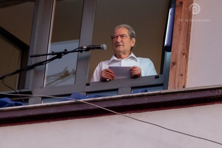 Vrasja e 42-vjeçarit në Pogradec/ Berisha pas vendimit të gjykatës: Togat e zeza e ekzekutuan për së dyti