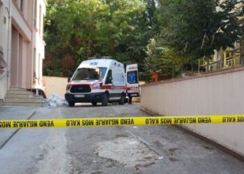 Shtetasi italian hidhet nga kati i nëntë i pallatit në Vlorë