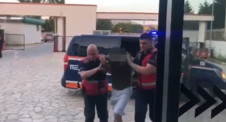 Kundërshtoi policinë për gjobën dhe u largua, përfundon në pranga 37-vjeçari