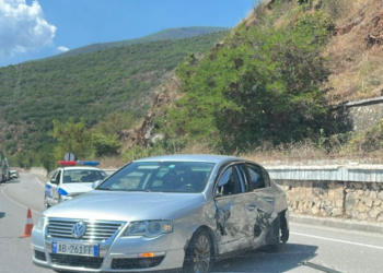 Aksident në “Pogradec-Qafë Thanë”, plagosen dy persona