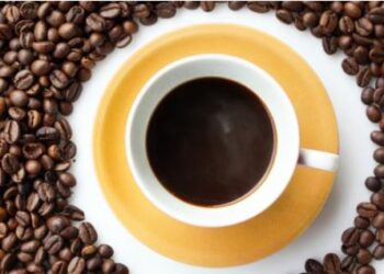 Studimi: Pirja e kafesë e mban trurin të shëndetshëm, zvogëlon rrezikun e Parkinsonit me 40%